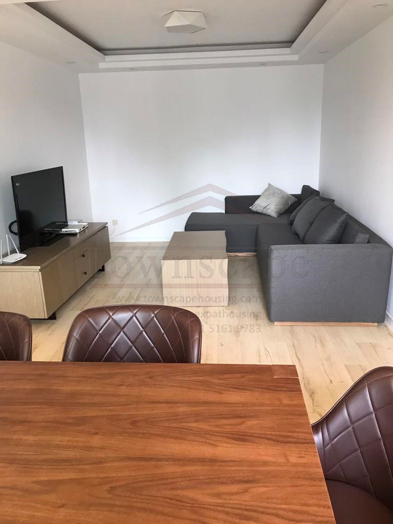  Modern Apartment 2BR+Study near West Nanjing Road and People