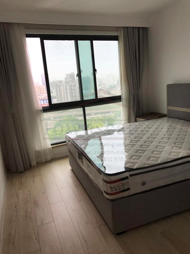  Modern Apartment 2BR+Study near West Nanjing Road and People