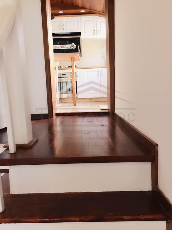  Renovated 2BR w/Terrace, Prime location in city center