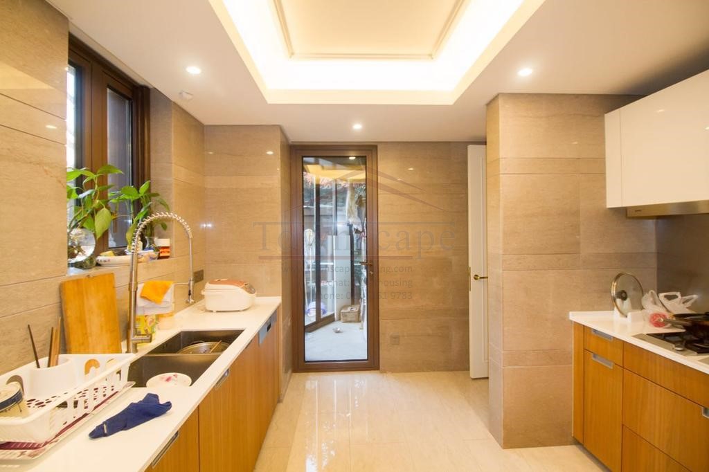  Elegant 3BR Apartment with Garden - prestigious estate in Jingan