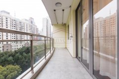  Sunny 3BR Apartment in Xujiahui