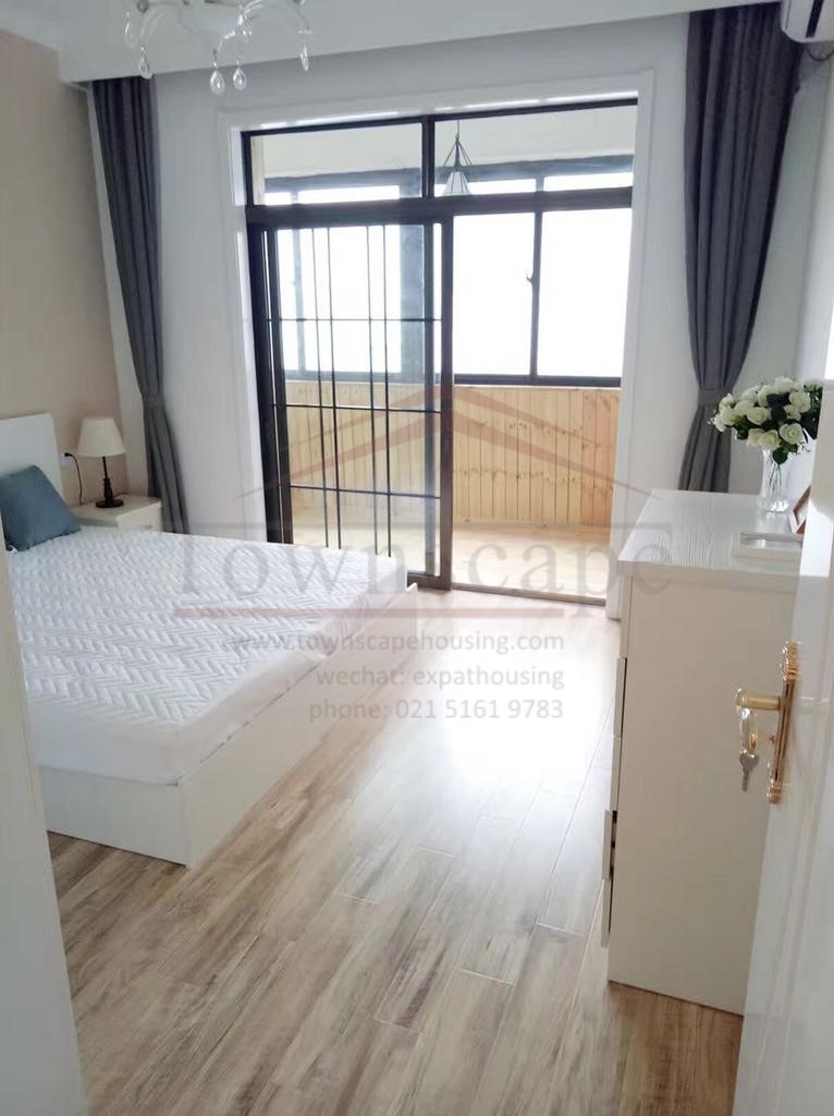  Bright and modern Apartment nr Jingan Temple