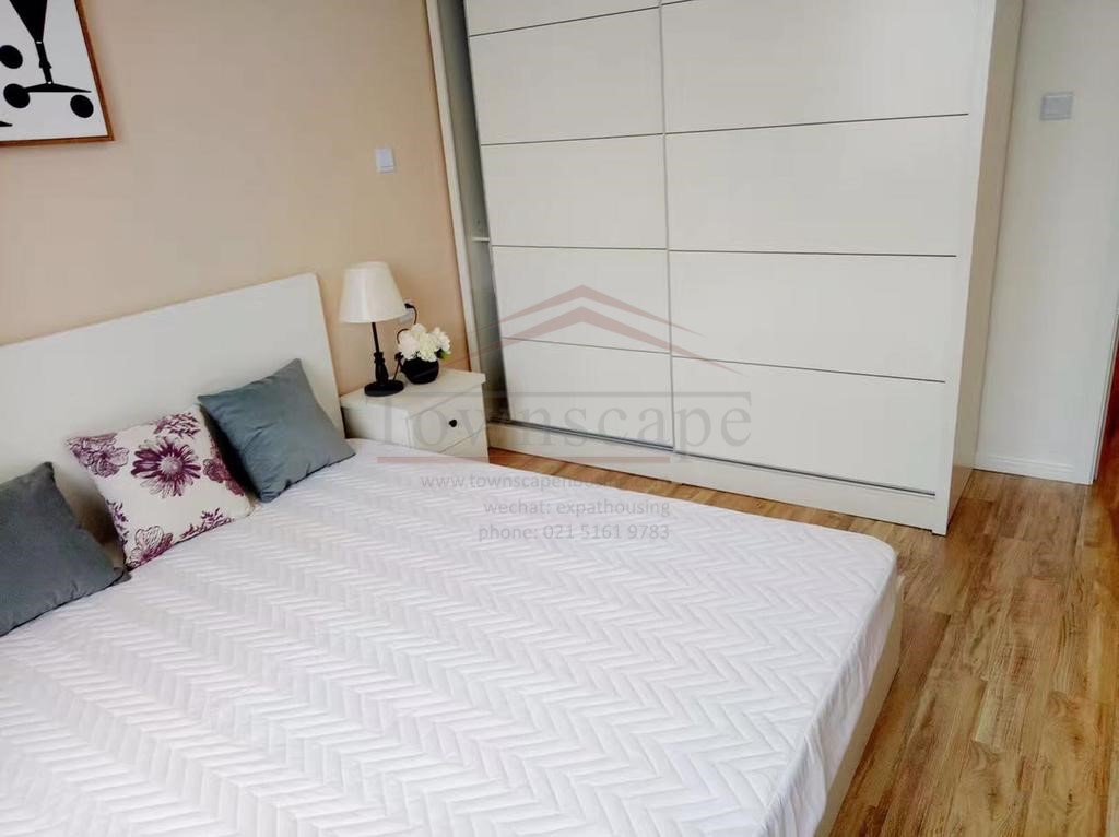  Bright and modern Apartment nr Jingan Temple