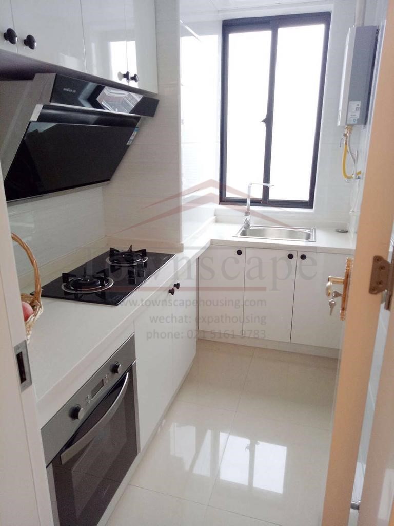  Bright and modern Apartment nr Jingan Temple