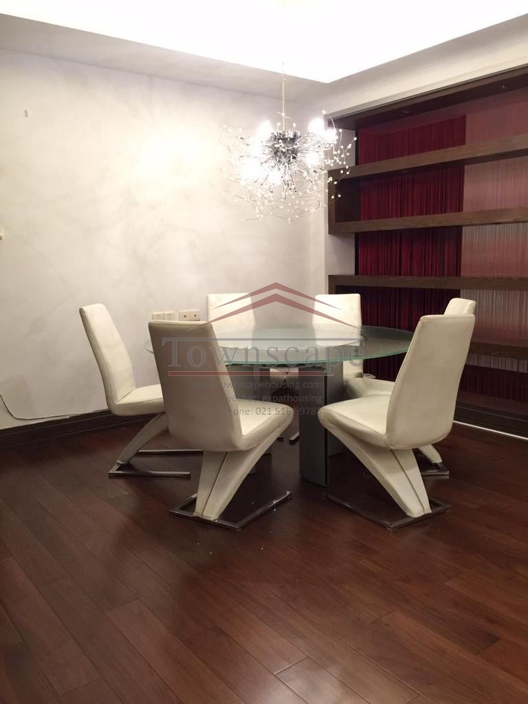  Modern, Luxurious Apartment Close to L1, L11 in Xujiahui