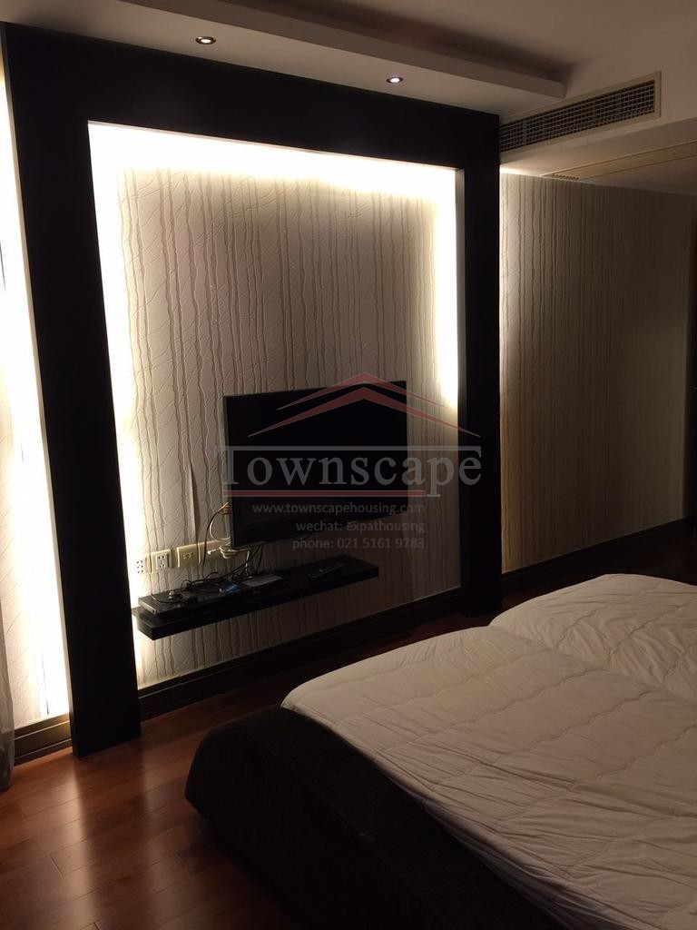  Modern, Luxurious Apartment Close to L1, L11 in Xujiahui