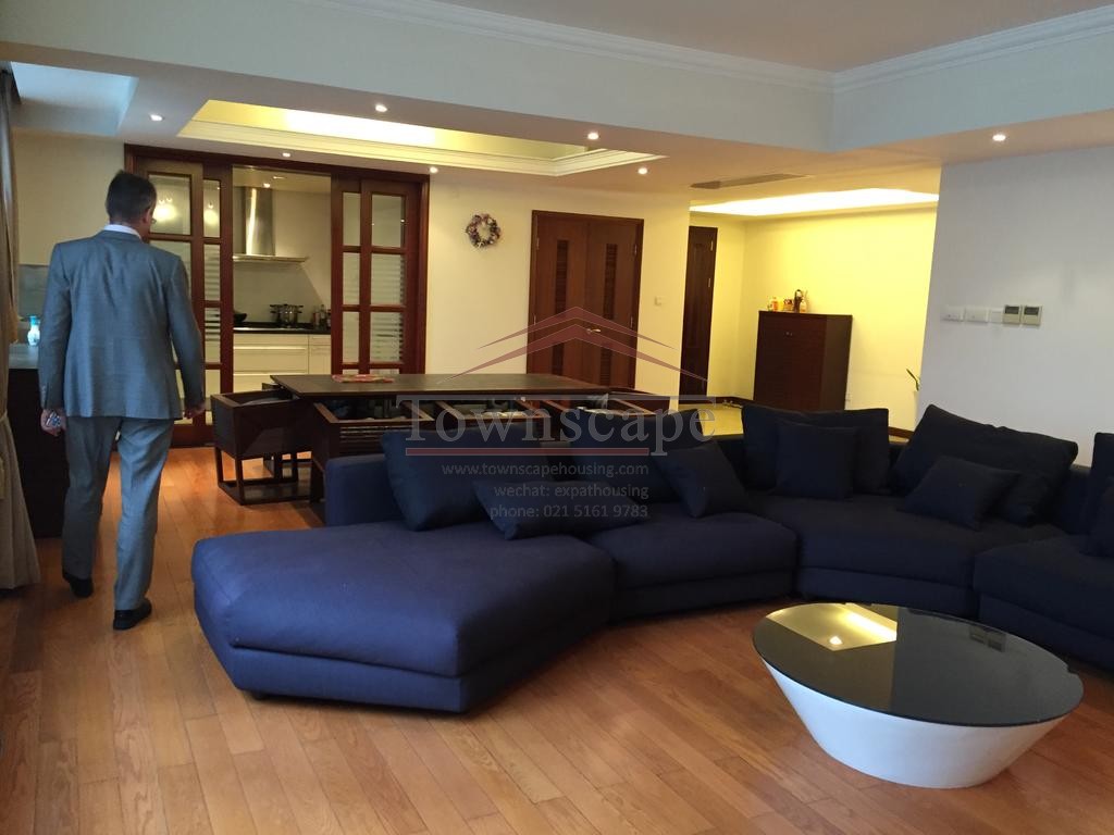  High-Floor Apartment Suite w/River-View in Lujiazui