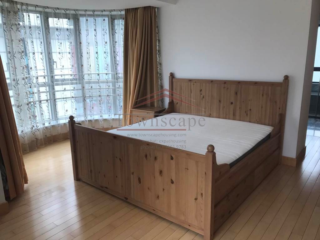  Oversized 4 Bedroom Home with Near West Nanjing Rd.