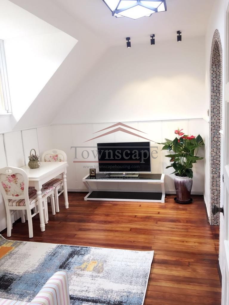  Charming 2 Bed Lane House with Character in Xuhui