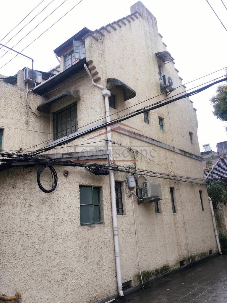  Charming 2 Bed Lane House with Character in Xuhui