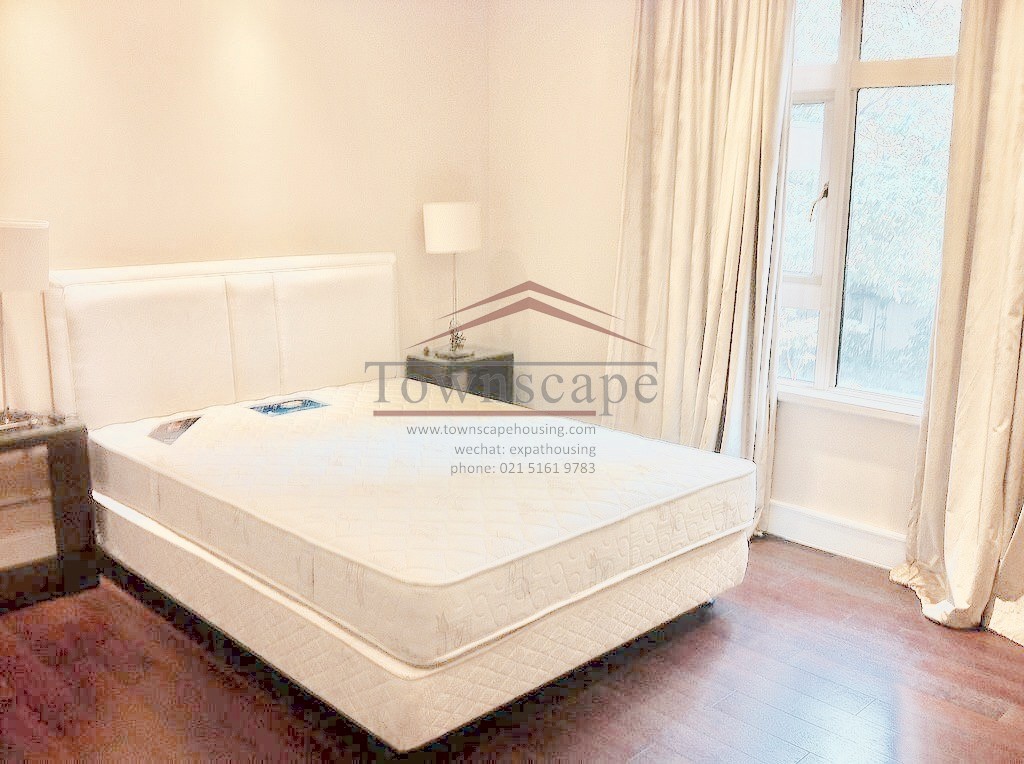  Rare 5BR Villa with Garden in the Heart of Downtown, FFC