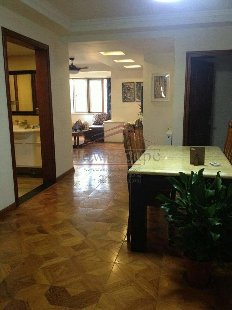  Large 3 BR Traditional Apartment in Jing
