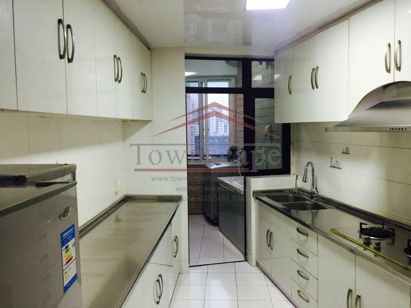  2 BR Apartment 3 Min From L1