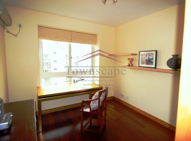  Spacious, Well-Maintained Apartment in Xuhui