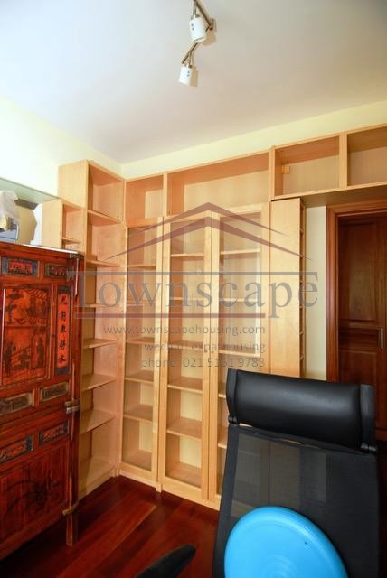  Spacious, Well-Maintained Apartment in Xuhui