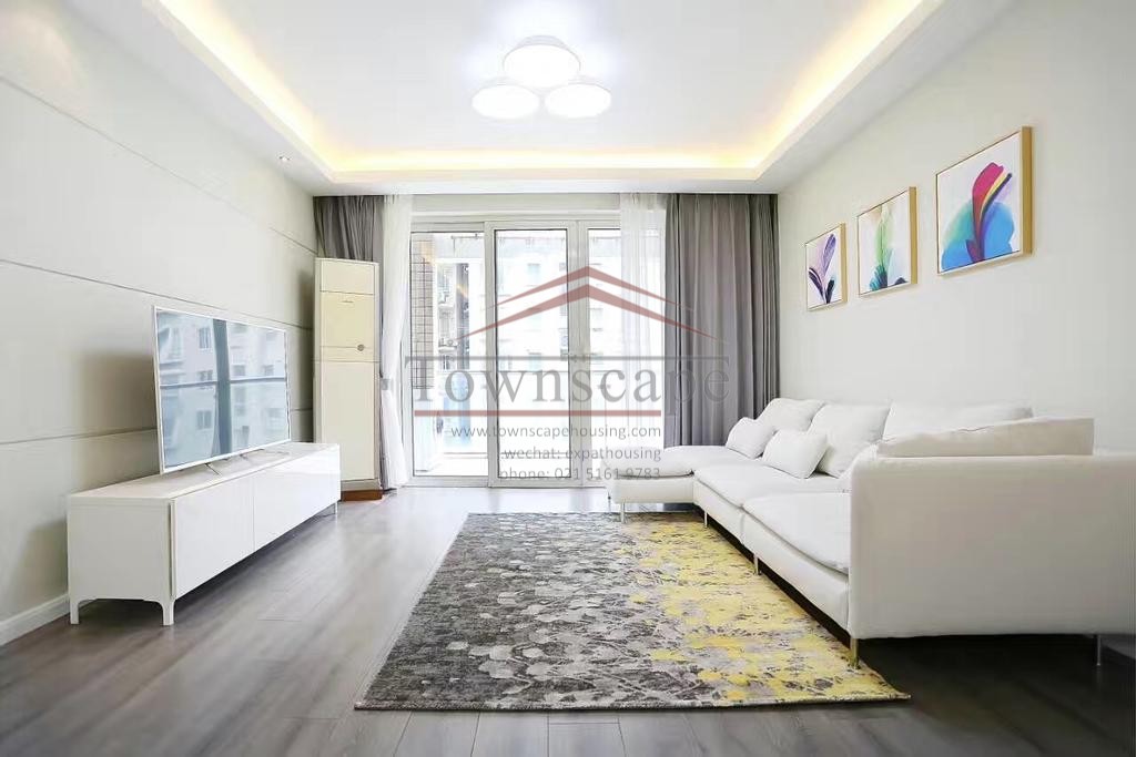  Newly Remodeled 2 BR Apartment in Xuhui