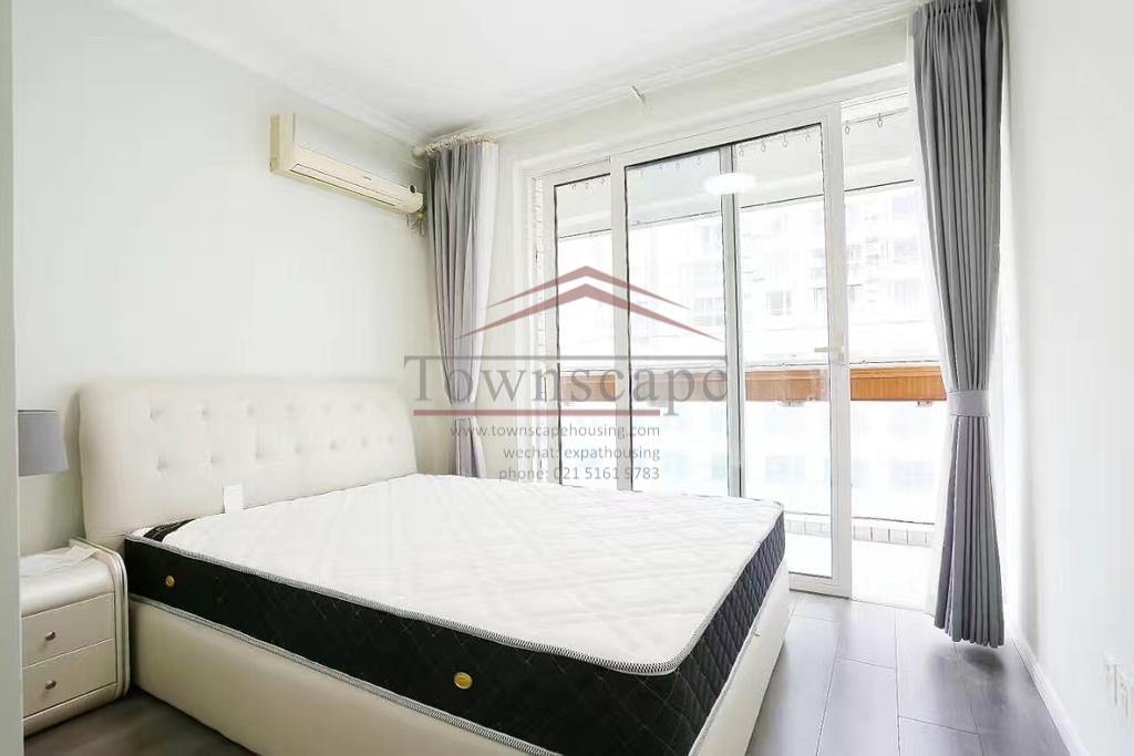  Newly Remodeled 2 BR Apartment in Xuhui