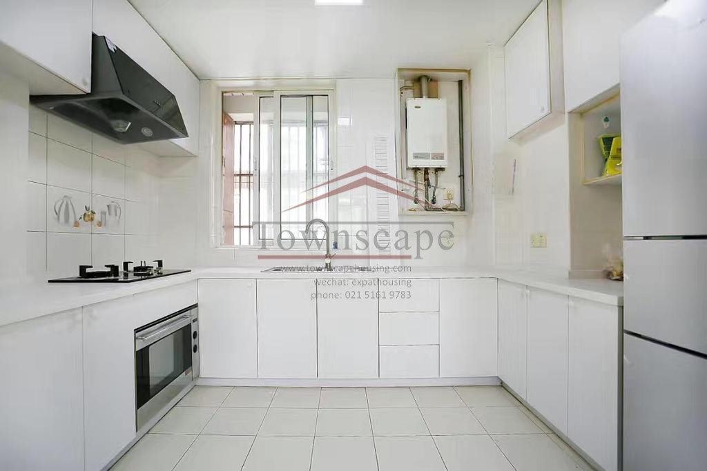  Newly Remodeled 2 BR Apartment in Xuhui