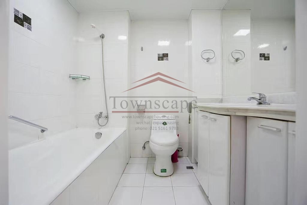  Newly Remodeled 2 BR Apartment in Xuhui