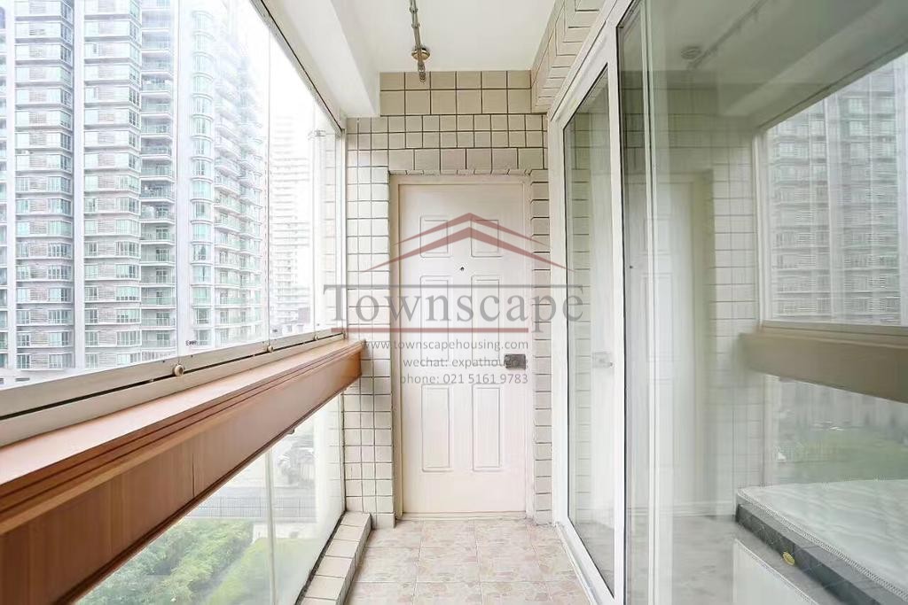  Newly Remodeled 2 BR Apartment in Xuhui