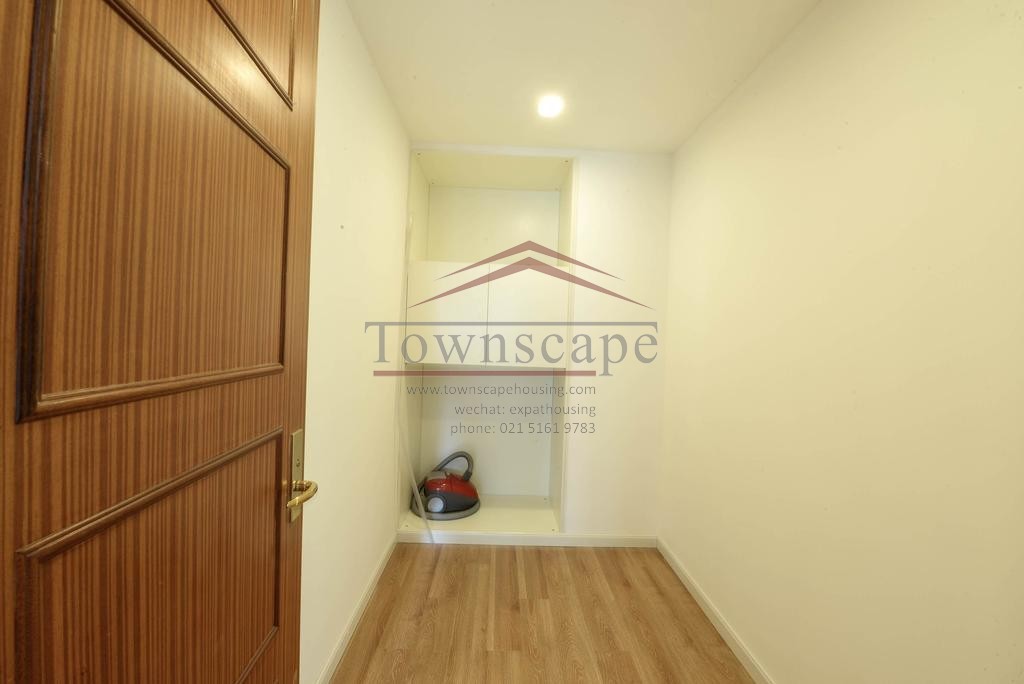  Gorgeous, Modern 200sqm Apartment in Jing