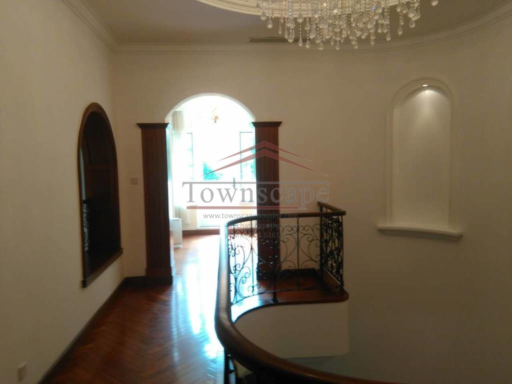   500 sqm Pudong Villa Close to Century Park