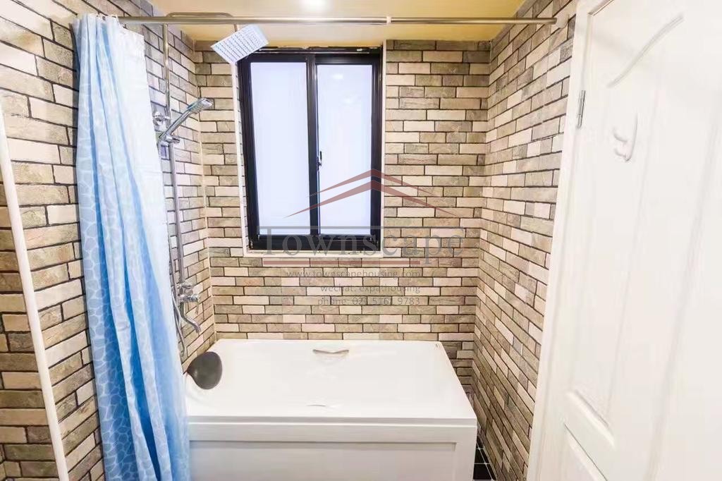  Newly Remodeled, Bright 1 BR Lane House