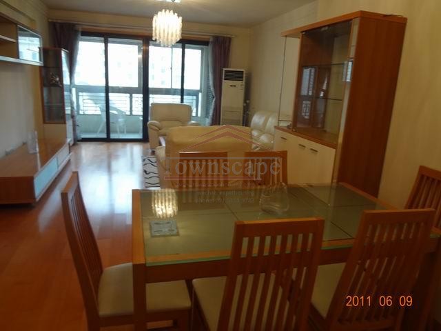  Affordable, Large 3BR Apartment in Xintiandi