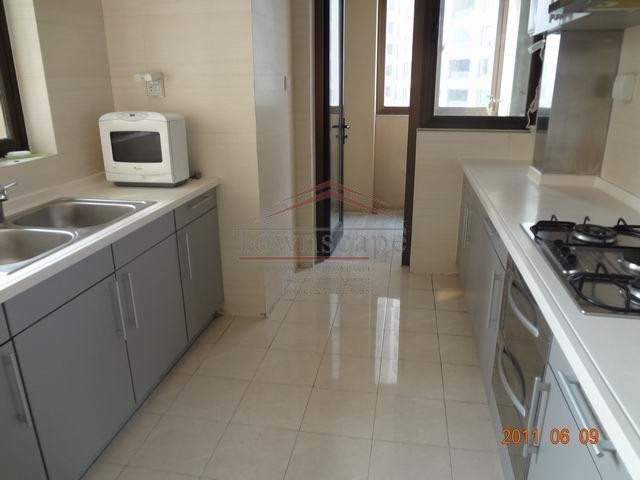  Affordable, Large 3BR Apartment in Xintiandi
