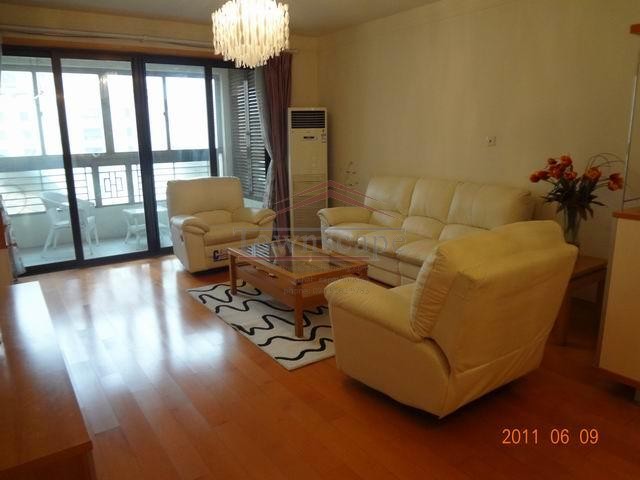  Affordable, Large 3BR Apartment in Xintiandi