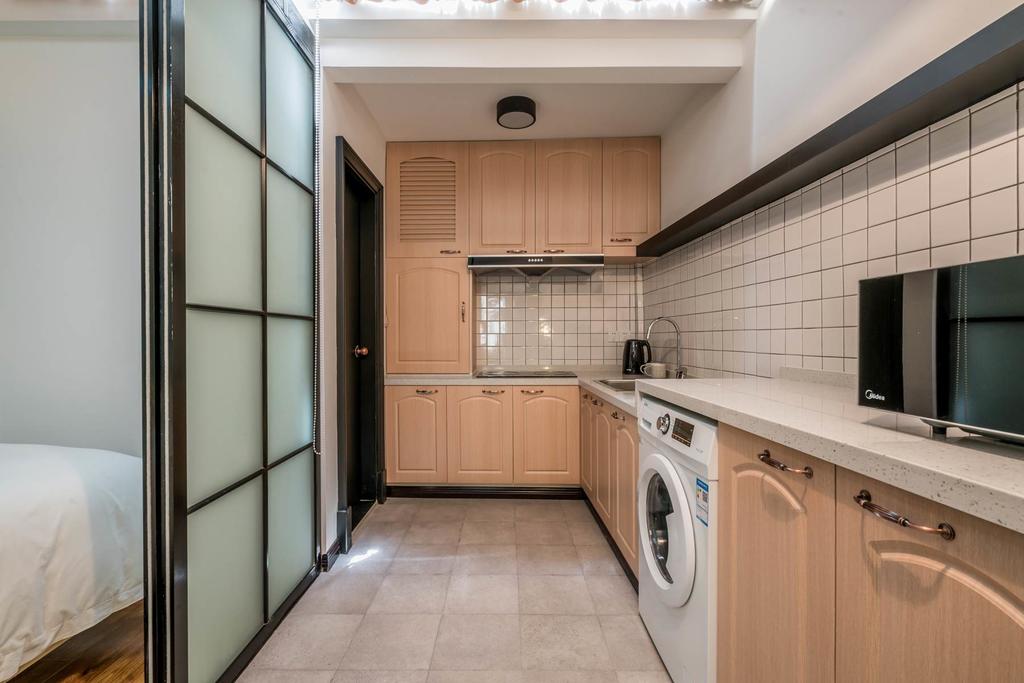  Newly decorated 2 BR apartment, Xuhui