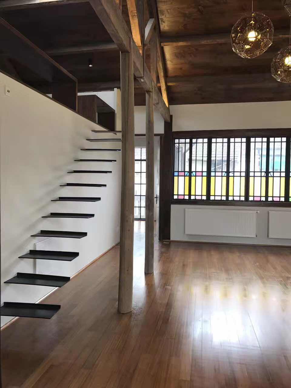  Charming 3 Bedrooms Lane House with Terrace in French Concession Shanghai for Rent