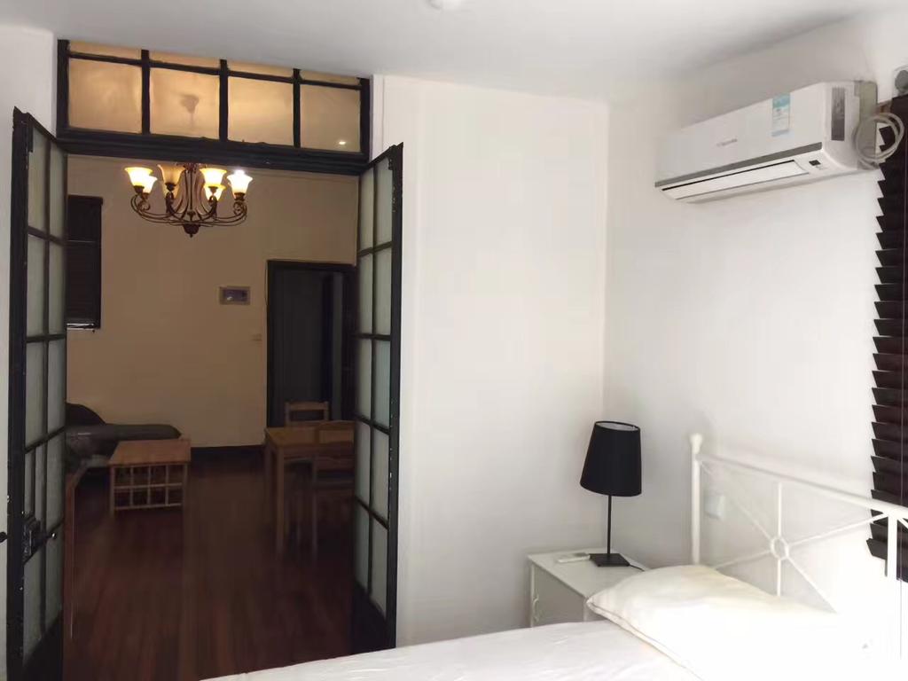  Sunny and Cozy 1 Bedroom Apartment in Xintiandi