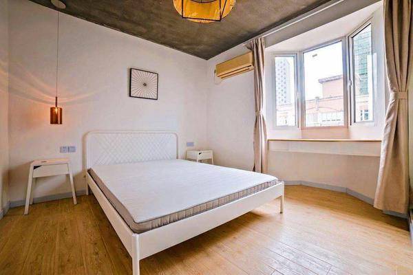  Bright & Spacious Apartment in Changning District