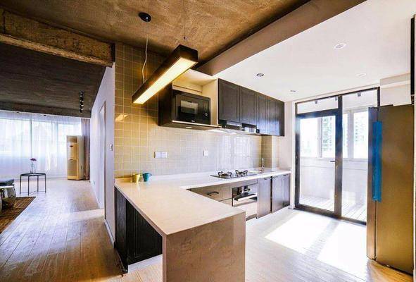  Bright & Spacious Apartment in Changning District