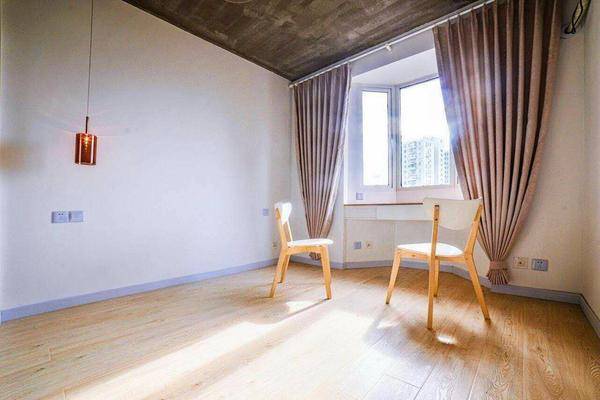  Bright & Spacious Apartment in Changning District