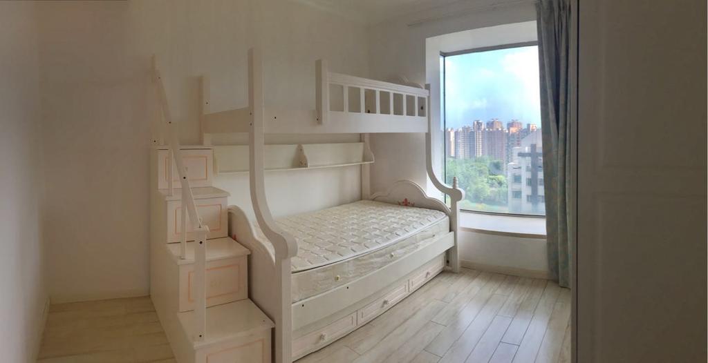 Shanghai\ width= Very Nice Three Bedrooms Apartment in Century Park