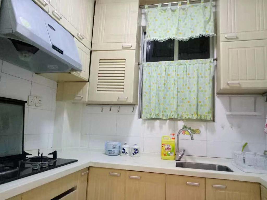 rent 3BR flat in shanghai Affordable Three Bedrooms Apartment in Jiaotong University