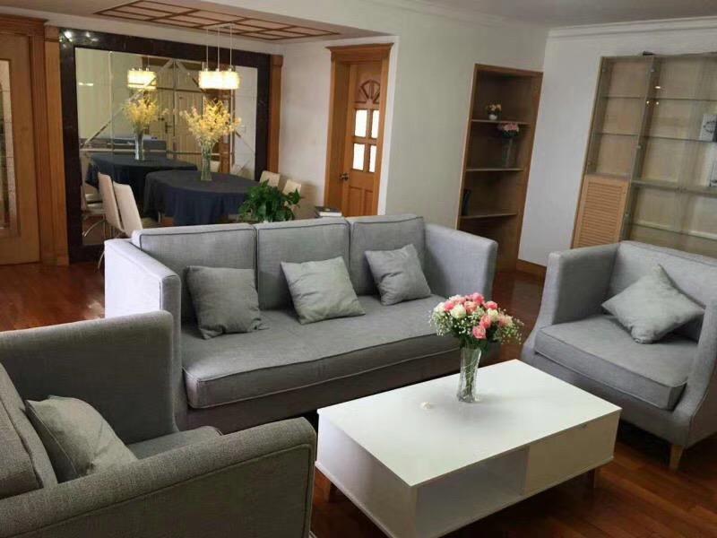 rent affordable 3 bedrooms apartment in shanghai Well Priced 3 Bedrooms Apartment in the Downtown of Shanghai