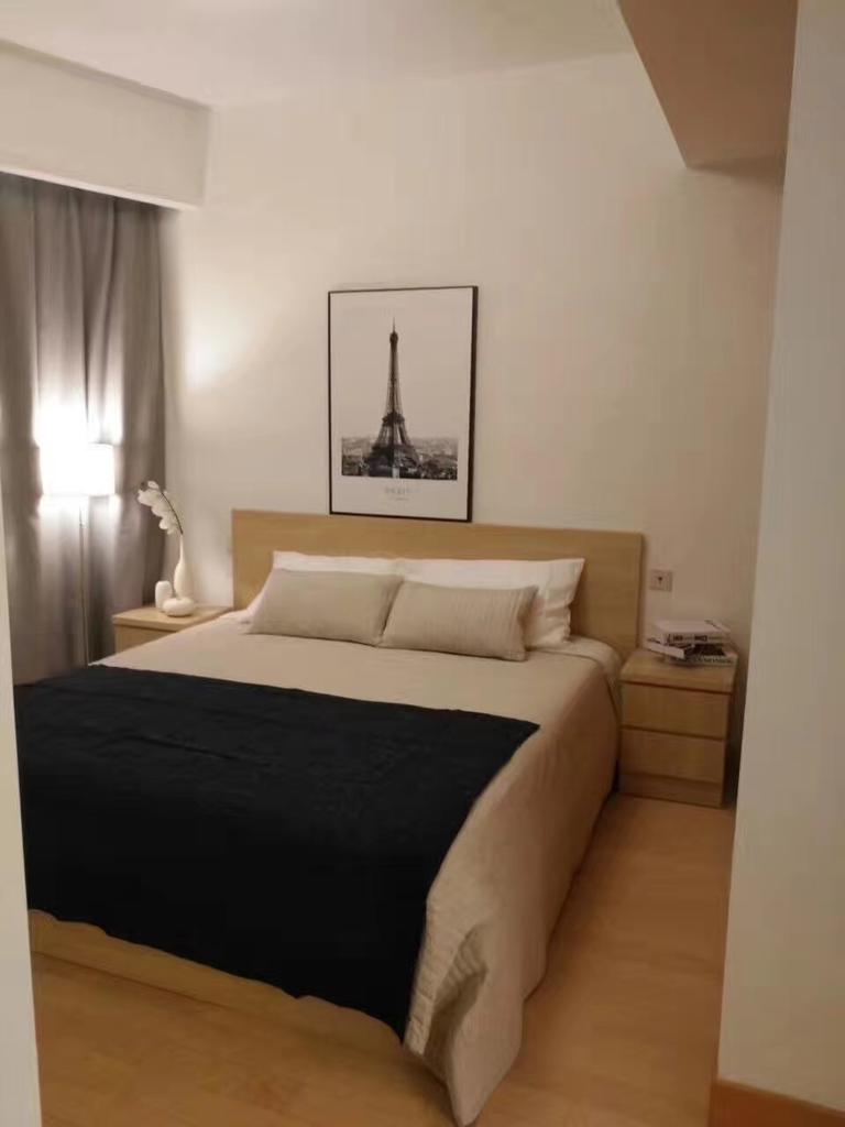 rent 2 bedrooms apartment west nanjing road Elegant Two Bedrooms Apartment in the Center of West Nanjing Road