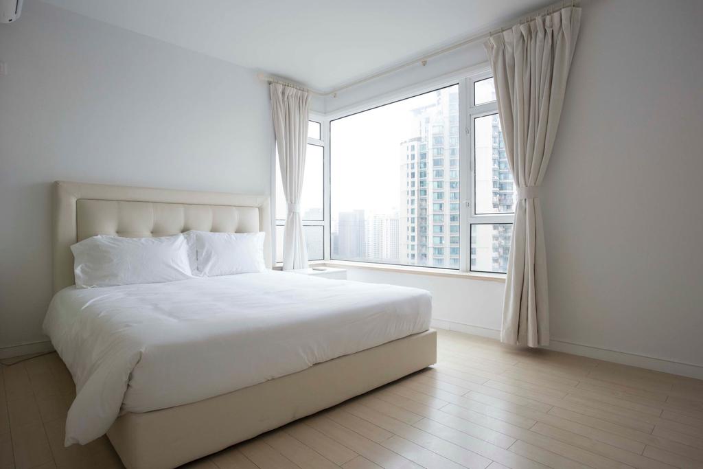 rent three bedrooms apartment shanghai Xujiahui Bright & Comfortable Three Bedrooms Apartment in Xujiahui