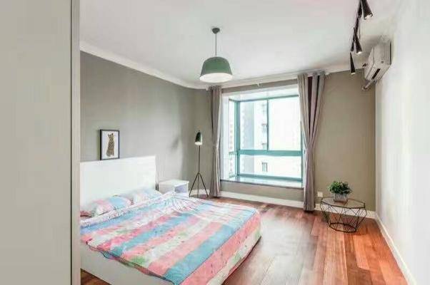 rent three bedrooms flat in shanghai downtown Bright & Modern 3 Bedrooms Apartment in Huangpu District