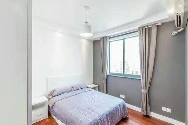 rent 3 bedrooms apartment in shanghai center Bright & Modern 3 Bedrooms Apartment in Huangpu District