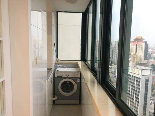 rent three bedrooms apartment in Xujiahui Shanghai Xujiahui: Nice 3 BR Apartment below the Market Price
