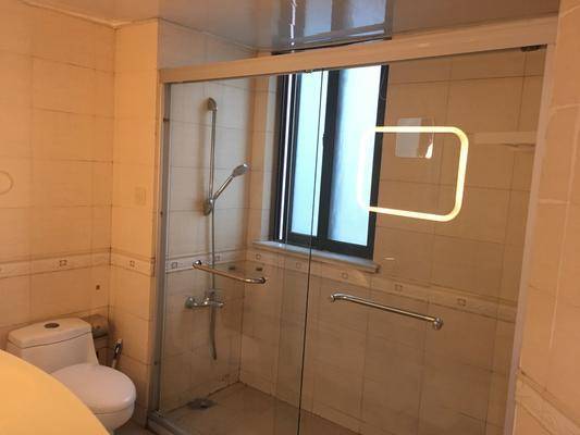 Apartment for rent in Xuhui district Shanghai Xujiahui: Nice 3 BR Apartment below the Market Price