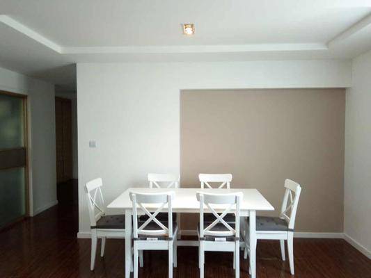 Apartment for rent in Shanghai Three Bedrooms Apartment at an Affordable price, Xujiahui, Xuhui District