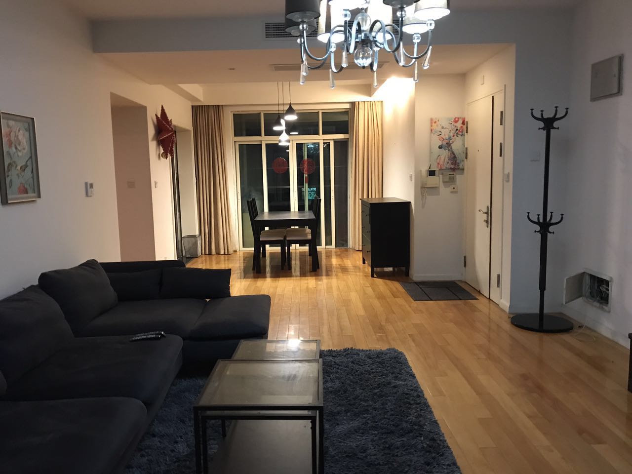 spacious 3br for rent in Shanghai Spacious and well maintained (176sqm) 3bedroom apartment near Nanjing W Rd in Ladoll for rent