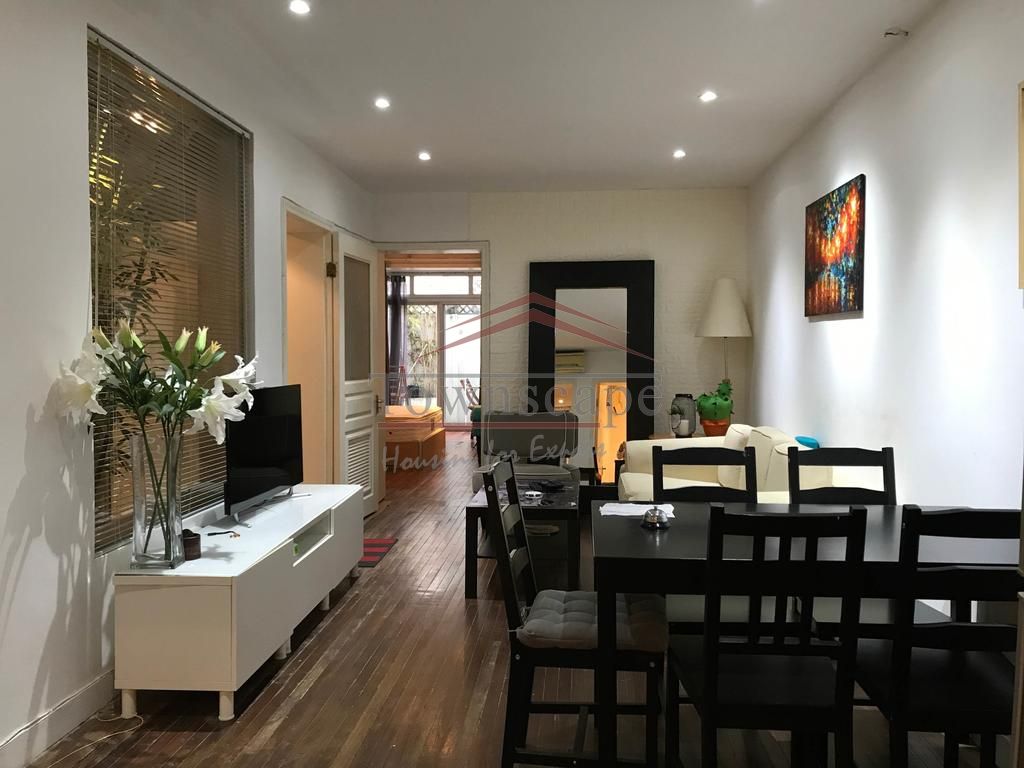  Cozy Old Apartment with Garden for Rent in Former French Concession