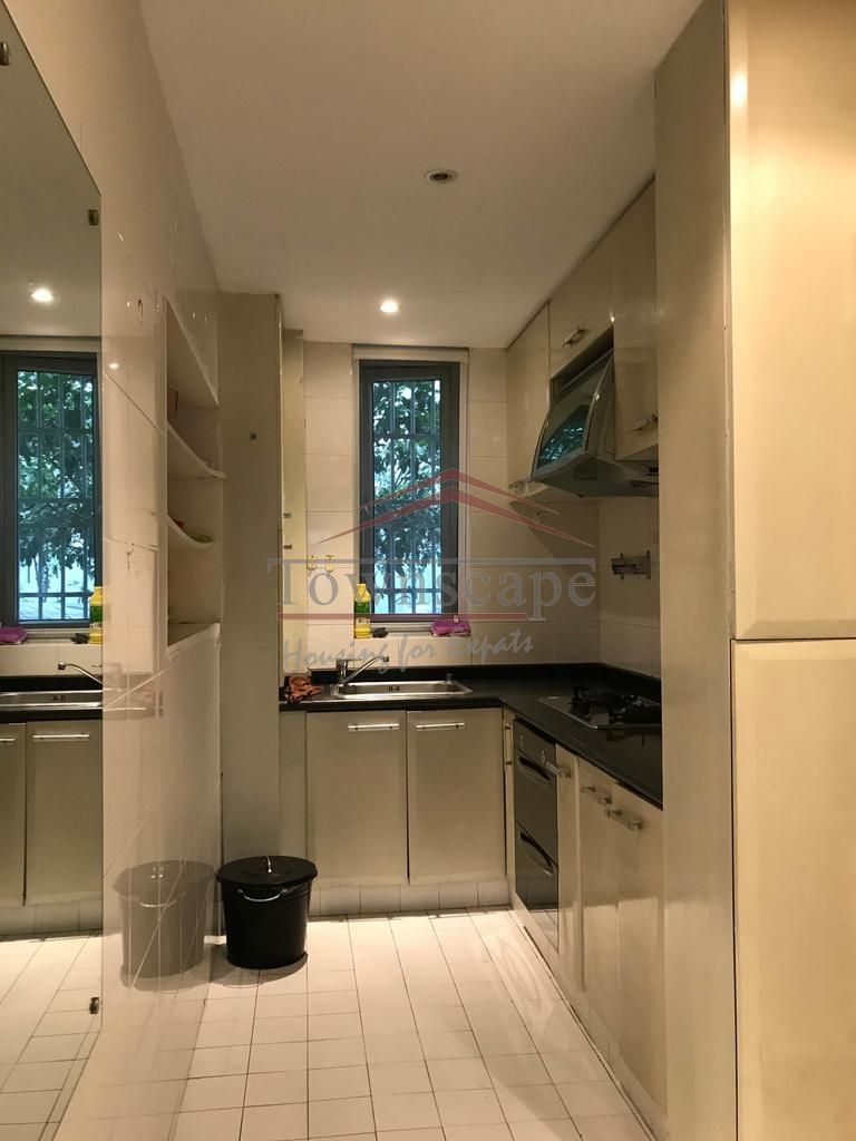 Cozy Old Apartment with Garden for Rent in Former French Concession