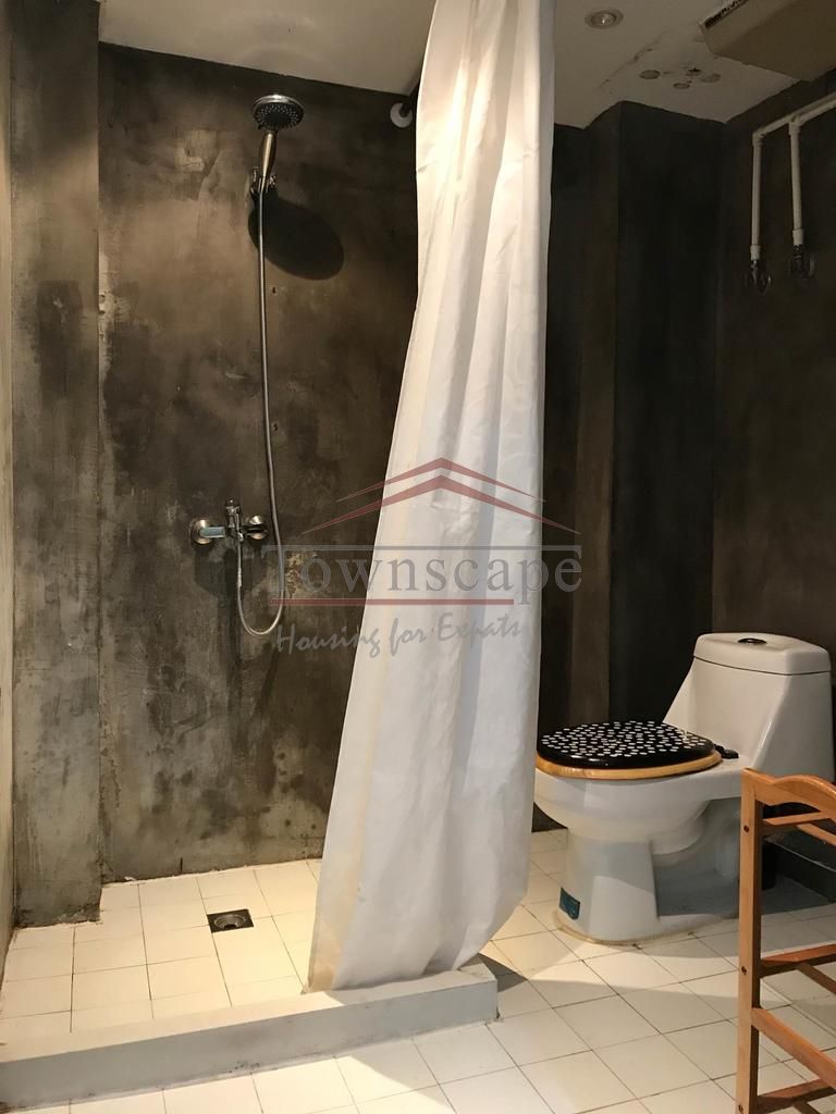  Cozy Old Apartment with Garden for Rent in Former French Concession